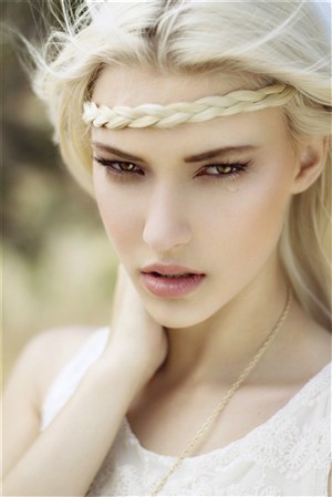 《不含而立》BY金银